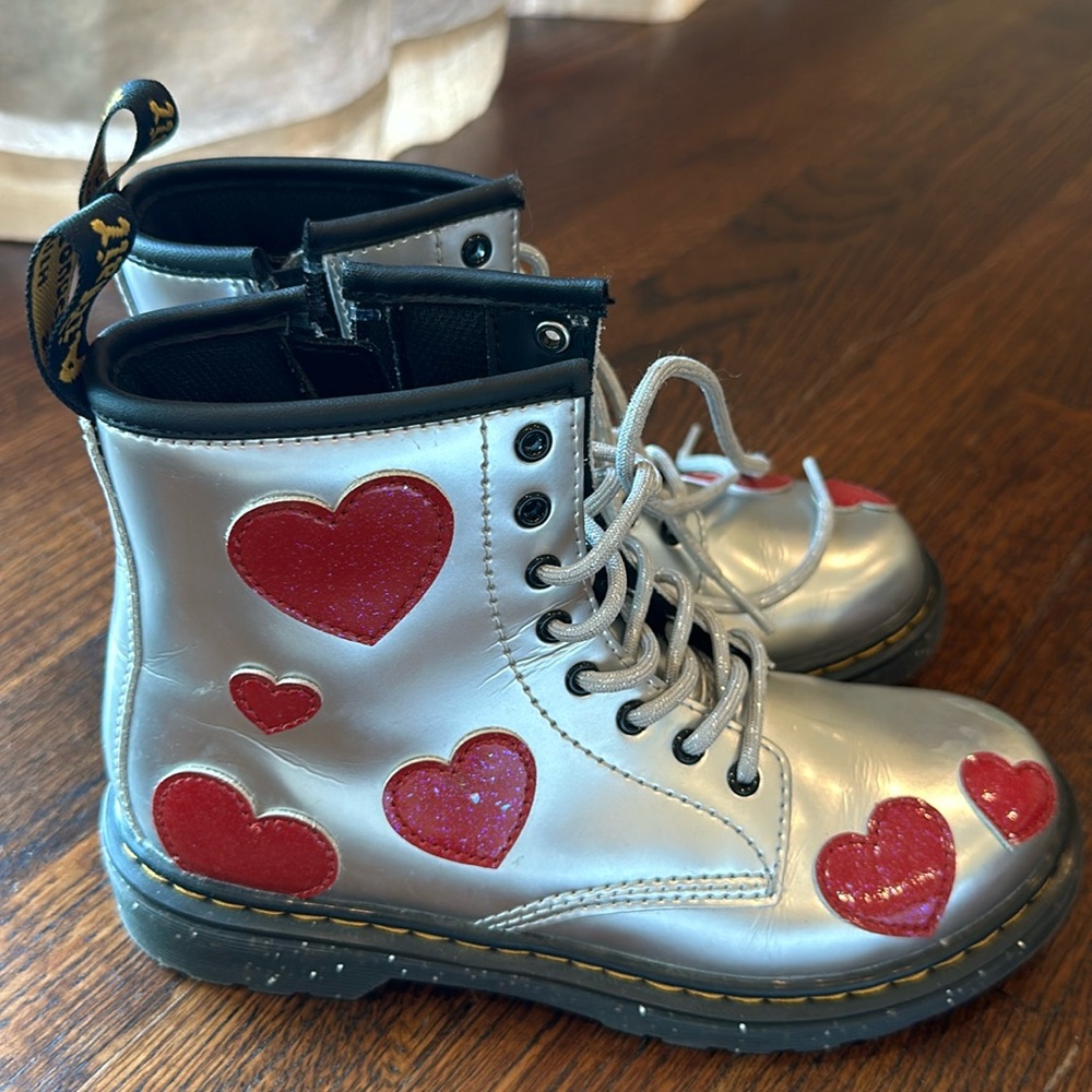 Dr. Martens 1460 Red Heart Glitter Sole Zip Up Boots Silver Metallic Size US 3
